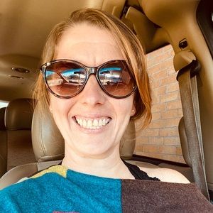 Meet your Posher, Larabeth